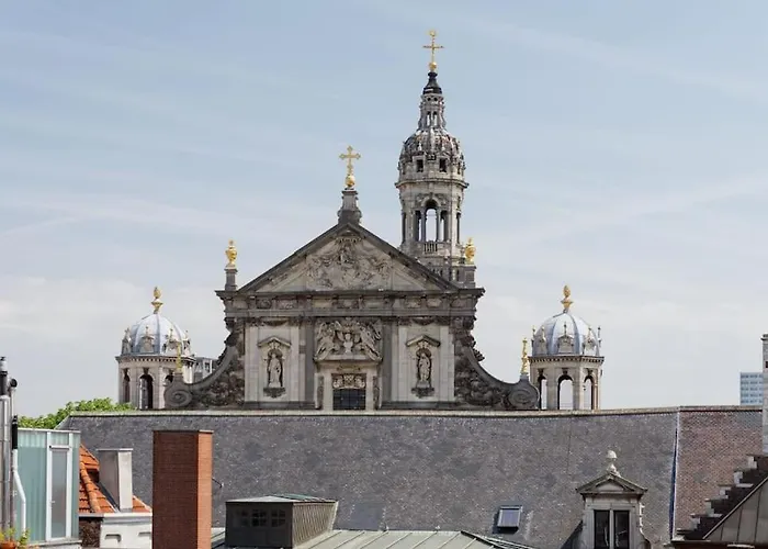 Mooi Licht Appartement In Bruisend Antwerpen!